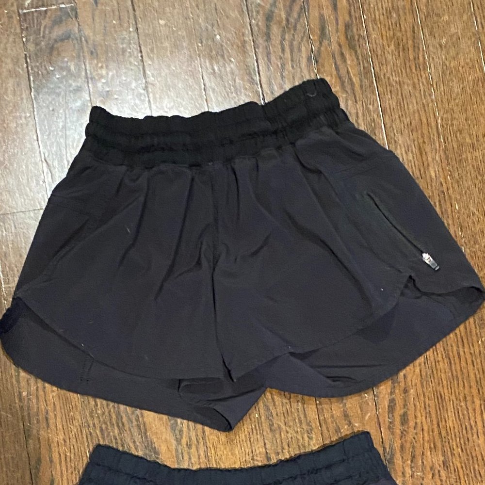 lululemon short Tracker Short V 4"